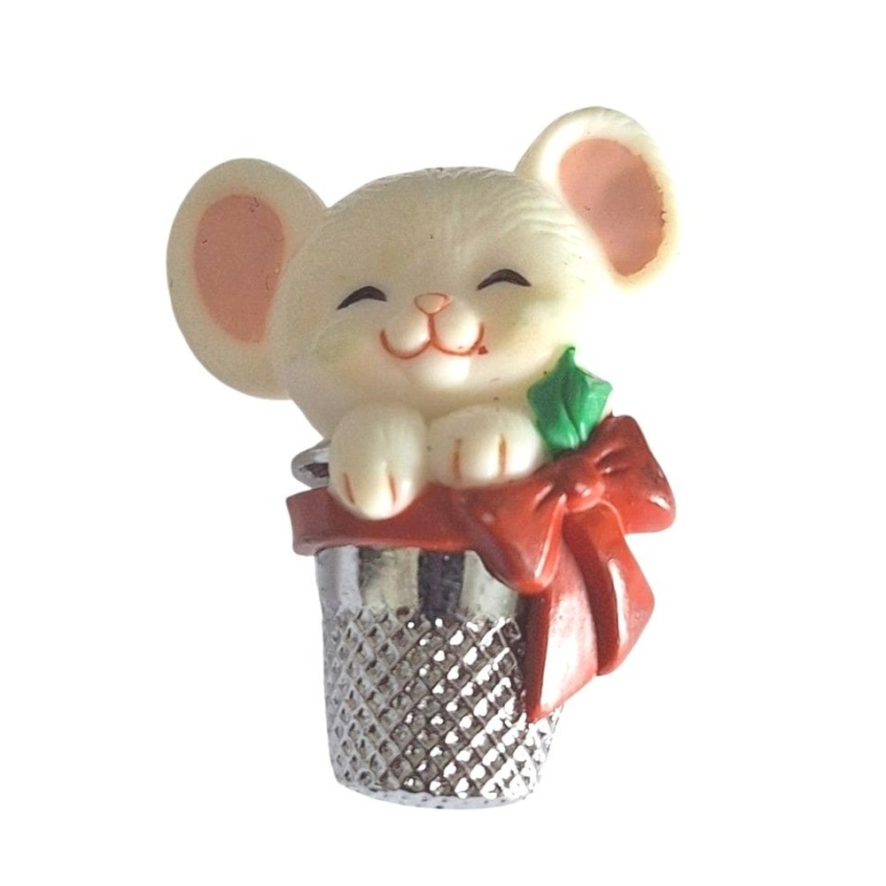 Vintage 1982 Hallmark Mouse  Thimble Christmas Pin Brooch Red Bow Retro Holiday